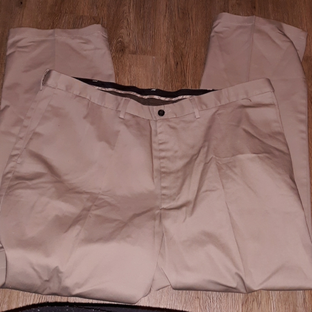 Haggar size 42x32 khaki pants